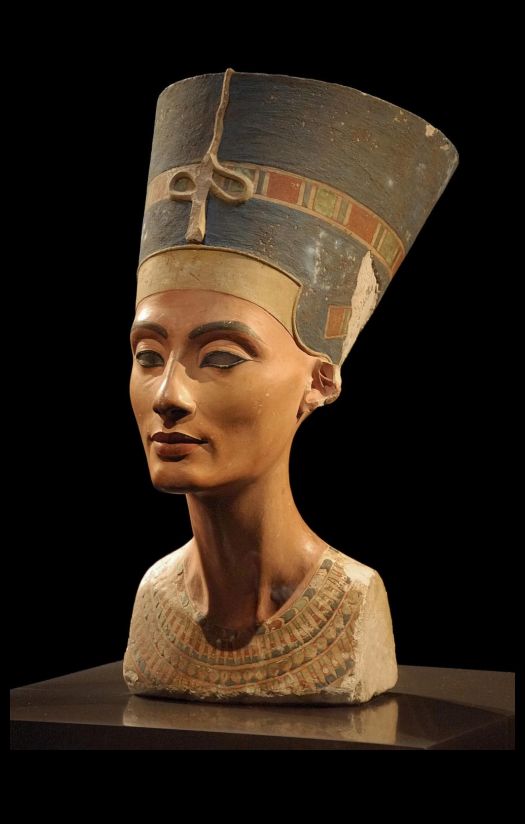 Nefertiti'nin Mirası: Efsanevi Bir Kraliçenin Sanatsal Temsilleri